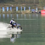 Drove a motorcycle 40.74 km in water, set a new world record