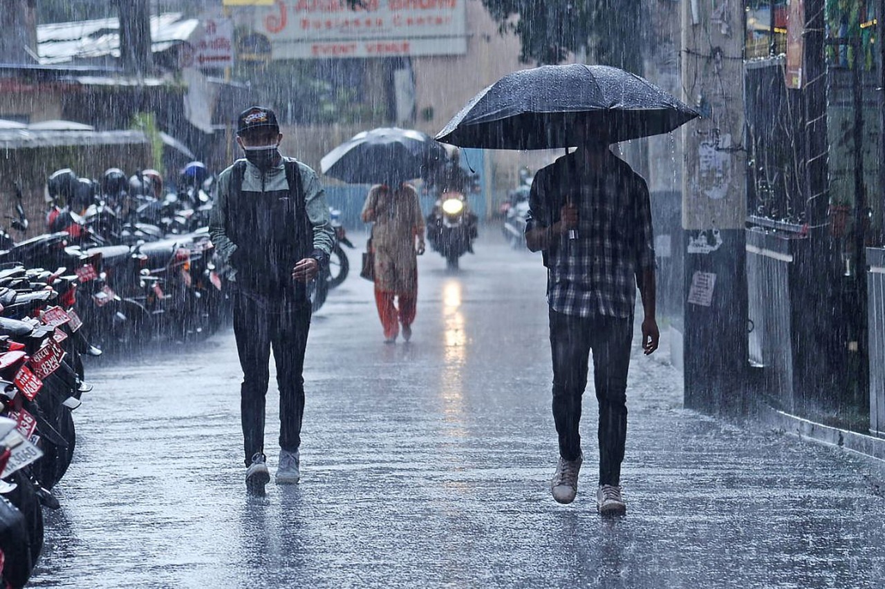 Westerly and Monsoon influence continues, heavy rain likely over Bagmati and Gandaki today